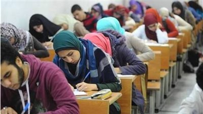 بدء امتحان الجبر والهندسة الفراغية لطلاب الثانوية العامة