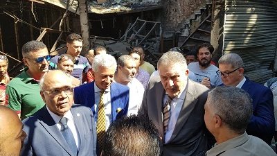 الوكيل يتفقد سوق الخضار المحترق بالعتبه..وتشكيل لجنة لاعادة تطويره