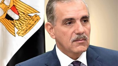 محافظ أسيوط يعلن التوسع فى فتح منافذ ثابتة ومتحركة لبيع المواد الغذائية