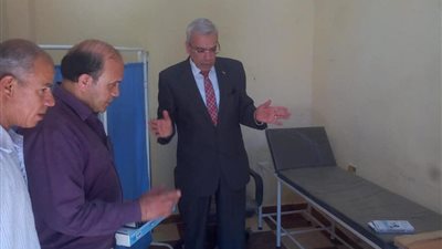 طه عجلان يتفقد أول عيادة طبية لخدمة العاملين والمعلمين بالقليوبية