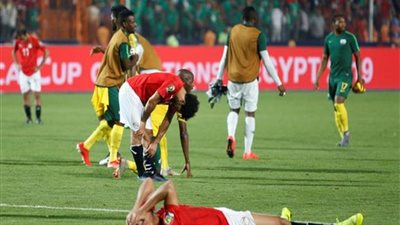 نجم المنتخب يعتذر للجماهير المصرية