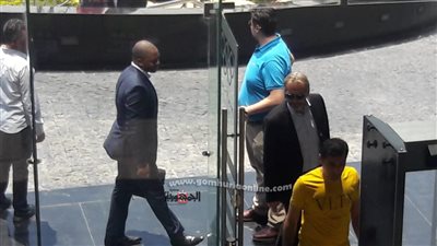 لحظة وصول ديسابر الى مقر المؤتمر الصحفى لبيراميدز.. صور