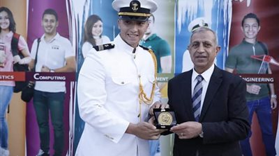 تكريم الطلاب المتفوقين رياضيا بالاكاديميه العربيه