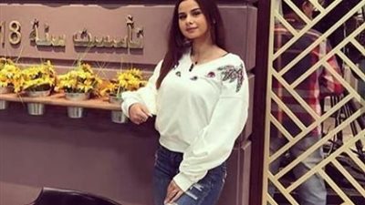 ظهور متألق للفنانة منة عرفة