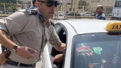 بنديرة تاكسى مدينة طنطا عشرة جنيهات٠٠والايقاف ٣شهور وسحب التراخيص عقوبة المخالفين