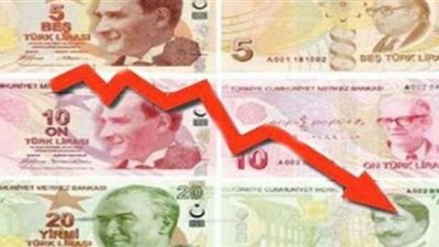 انهيار الأصول التركية وقلق بين المستثمرين.. والليرة تتراجع 3% والمضاربات تشتعل
