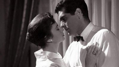 كلمة السر فى حب سيدة القصر للورانس العرب