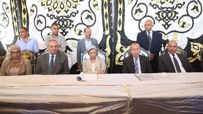 وزيرة البيئة ومحافظ كفرالشيخ يشهدان جلسة المشاركة المجتمعية