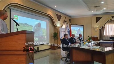 صور. مسعود يلتقى وزير الموارد المائية ممثلا لروابط مستخدمى المياه النموذجية بالوادى الجديد