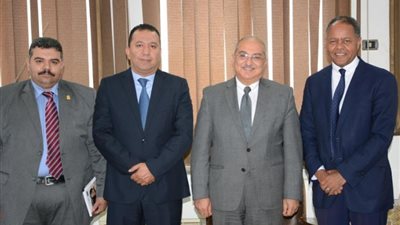 جامعة أسيوط تبحث سبل عقد شراكة مجتمعية وتنموية مع مسئولي برنامج الأغذية العالمي
