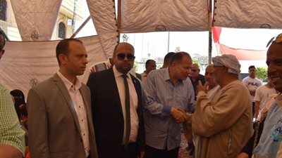 محافظ الفيوم يتفقد أعمال مبادرة