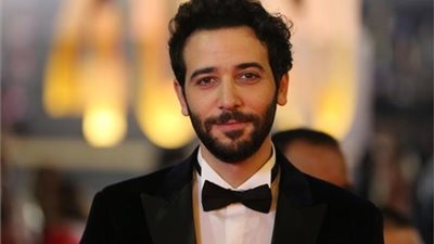 كريم قاسم ينتهي من تصوير مشاهده في ولاد رزق 2