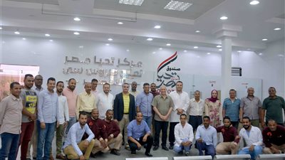 محافظ الأقصر يتابع العمل بمركز تحيا مصر لعلاج فيروس سى