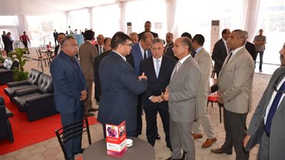 وزير الطيران يستعرض خطة موسم الحج لهذا العام