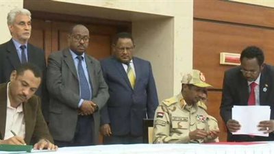 السودان.. المجلس العسكري وقوى الحرية والتغيير يوقعان على 