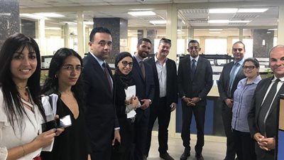 رئيس مركز معلومات ودعم اتخاذ القرار يلتقي ممثلي شركة 