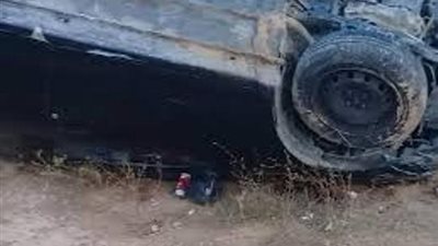 مصرع واصابة 4 من اسره واحده فى حادث طريق بقنا