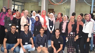 إقبال طلابي كبير على فعاليات اليوم التعريفي بحاسبات عين شمس..صور