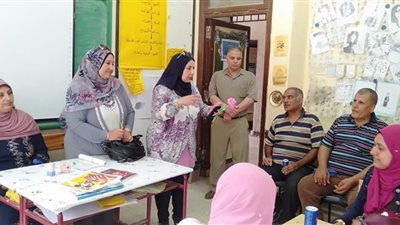 فعاليات الأنشطة الصيفية داخل مدارس كفر شكر..صور
