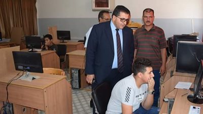 عقل يطمئن على سير اختبارات المتقدمين لمدارس المتفوقين للعلوم والتكتولوجيا بجنوب سيناء STEM
