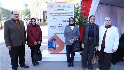 جامعة عين شمس تنظم حملة للتوعية بأهمية التبرع التطوعي بالدم