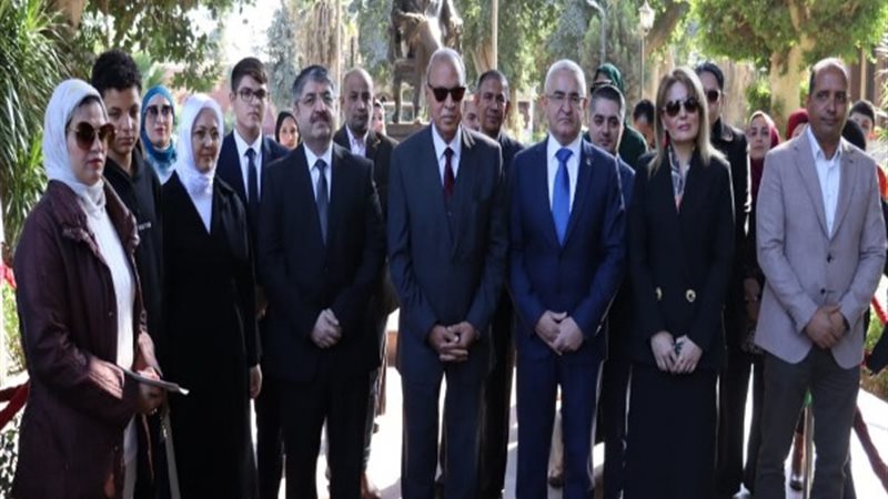محافظ القليوبية يستقبل