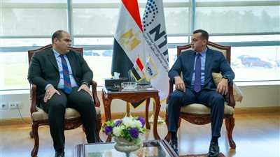 القومى للاتصالات يستعرض إرشادات تنظيم الخدمات داخل المجمعات العمرانية المغلقة