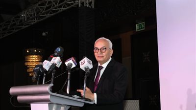 الدكتور رضا حجازى: مصر تؤمن بحتمية التعليم الإلكتروني لمواكبة التطورات العالمية