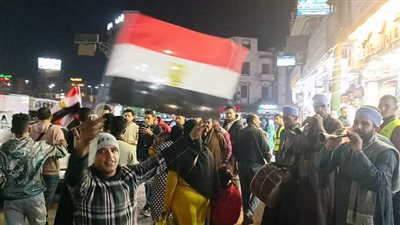 المصريين الأحرار بأسيوط يحتفل بفوز السيسي على انغام المزمار
