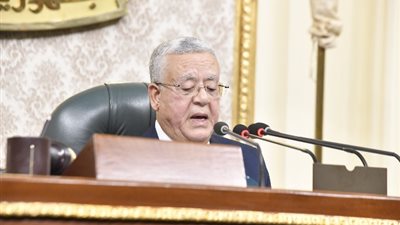 جبالي يحيل ٣ قرارات جمهورية و٦٢ مشروع قانون الي اللجان المختصة
