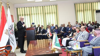 حجازي: الارتقاء بأداء المعلم أهم عناصر المنظومة التعليمية