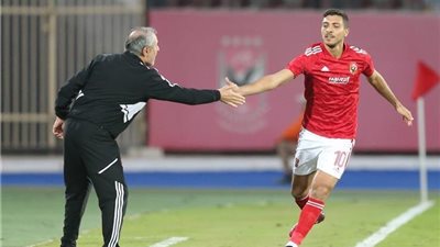 عبدالعزيز عبدالشافي: الأهلي لم يحالفه التوفيق في رحيل شريف ..شاهد