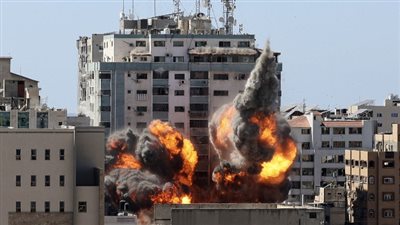 عشرات الشهداء والجرحى جراء القصف الإسرائيلي المتواصل على قطاع غزة
