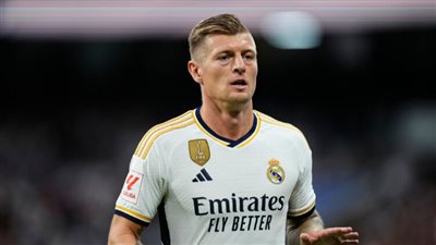 محاولات داخل ريال مدريد بإقناع كروس بالتراجع عن الاعتزال