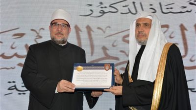 بدرجة كبير القيادات وزيرالأوقاف يُمنح وسام رابطة العالم الإسلامي