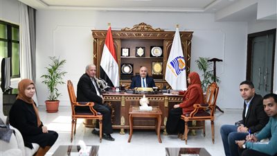 الداودى يبحث خطة قطاع تنظيم الأسرة بالمحافظة