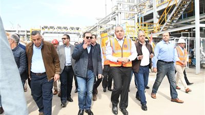 وزير البترول يتفقد المنطقة الجغرافية البترولية بطنطا