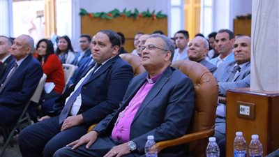 رئيس الإنجيلية يشهد انضمام أعضاء جدد ويزور مدرسة السلام