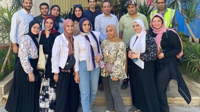 الفنون التطبيقية بالجامعة المصرية الروسية تنظم زيارة للطلاب بمصانع العاشر.. بالصور