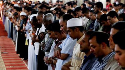هل قراءة المأموم الفاتحة في الصلاة الجهرية جائزة