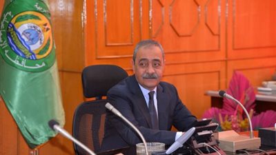 محافظ الإسماعيلية يستعرض خطة المجلس القومي للسكان