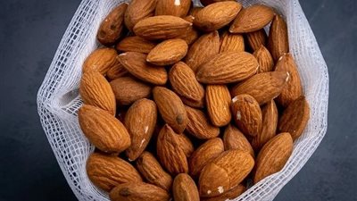 4 نصائح لتخزين اللوز مقرمش صحى لفترات طويلة