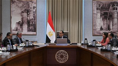 مدبولى يتابع الموقف التنفيذي لمشروعات الهيئة الاقتصادية لقناة السويس