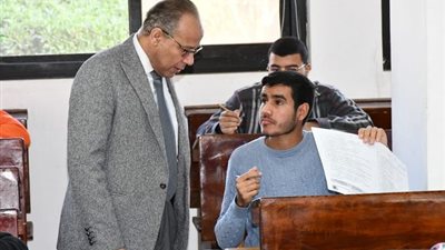 5664 طالب بجامعة القناة يؤدون اختبارات المتطلبات إلكترونيا..صور