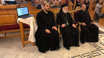 الأنبا باسيليوس يتفقد إجتماع يسوع الراعى وامتحانات الشمامسة