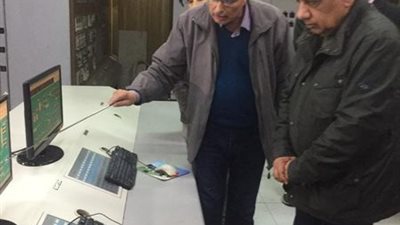 وزير قطاع الأعمال يتفقد تطوير مشروع شركة لإنتاج ألياف البوليستر