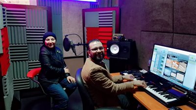 داليا الشايب ابنة المطربة 