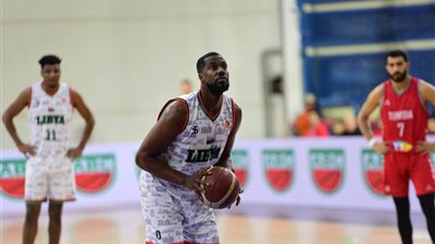 منتخب ليبيا يتأهل لنهائي البطولة العربية للسلة بالفوز علي تونس