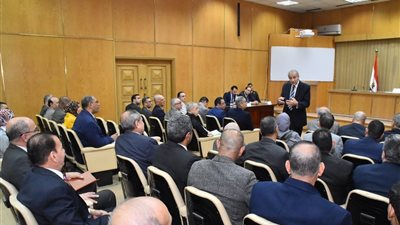 التموين: متابعة ضوابط تداول السلع الاستراتيجية المحددة بقرار رئيس الوزراء
