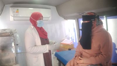 الكشف و العلاج على ١٤٠٦ مريضا بقرية مهدى الاخرم ببنى سويف